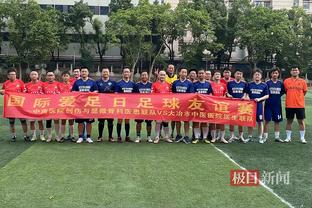 ?太远了！中国女足U20绝平球示意图：霍悦欣30多米外吊射破死角